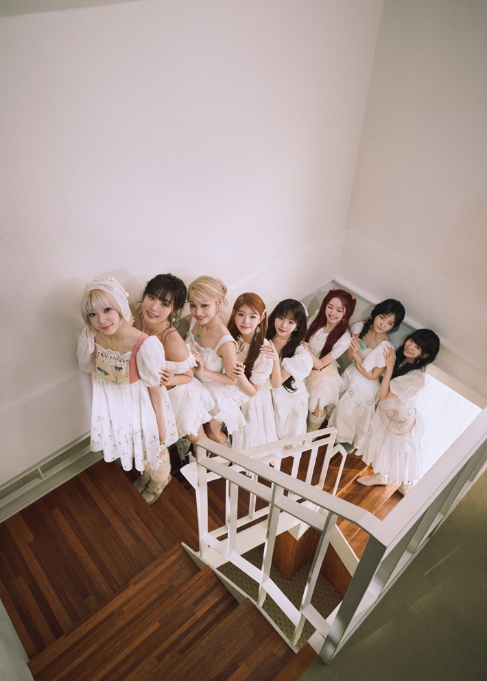 유니스의 곡 '봄비'는 최근에 다시 주목받은 바 있다. 유니스 공식 트위터