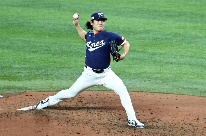 역투하는 한국 곽빈. 연합뉴스