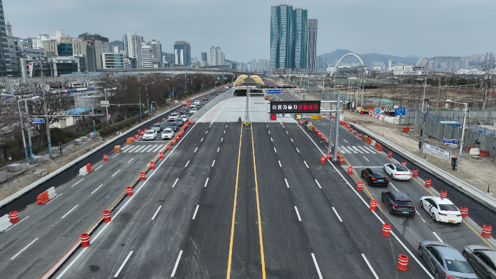 부산 북항 충장지하차도 개통. 부산지방해양수산청 제공