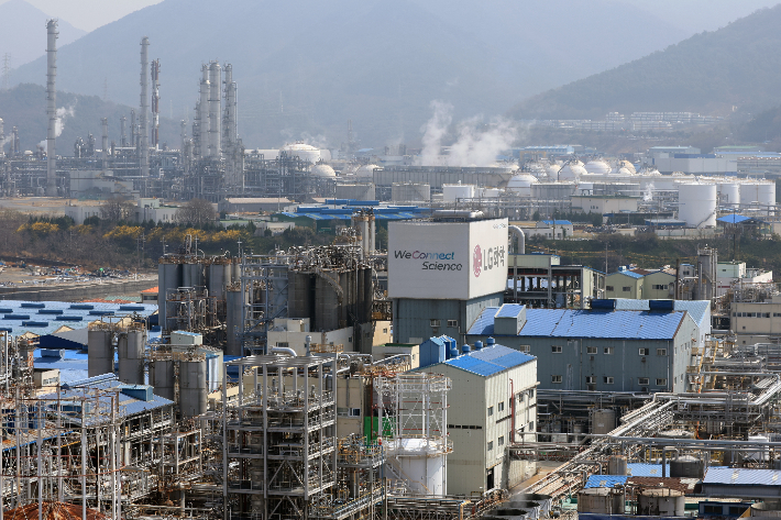 26일 전남 여수 국가산업단지 모습. 연합뉴스