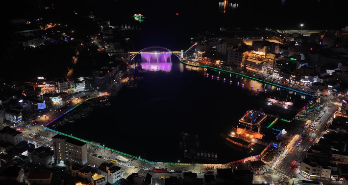 통영 강구안 야경. 경남도청 제공 
