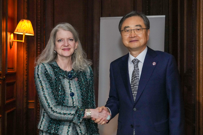 조현 외교부 장관, 미국 국무부 정무차관 접견. 연합뉴스