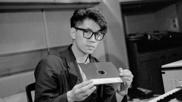 사카모토의 30대 시절을 담은 다큐 영화 '류이치 사카모토: 도쿄 멜로디'. 진진영화사 제공