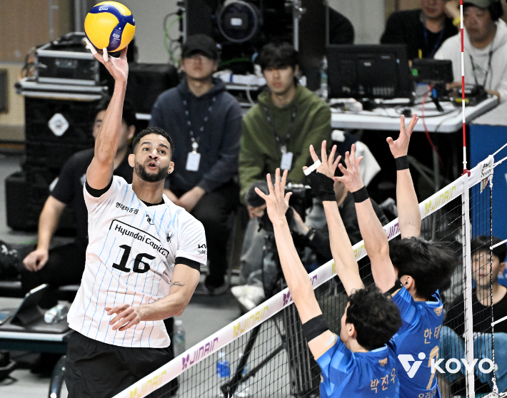 레오 스파이크. 한국배구연맹