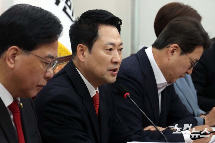 발언하는 장동혁 대표