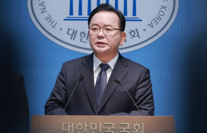 김부겸 전 국무총리가 30일 서울 여의도 국회 소통관에서 6.3 지방선거 대구시장 출마를 공식 선언하고 있다. 윤창원 기자