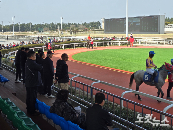 지난 27일 오후 제주경마공원 전경. 이창준 기자