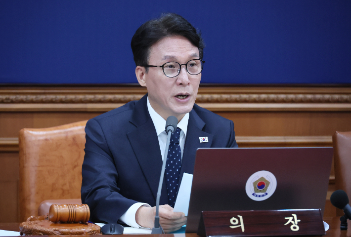 김민석 국무총리가 30일 서울 종로구 정부서울청사에서 열린 임시국무회의에서 발언하고 있다. 연합뉴스