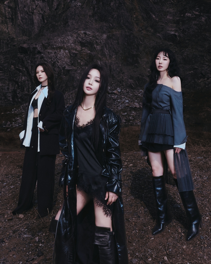 씨야는 지난 26일 오후 서울 송파구의 한 카페에서 20주년 및 재결합 관련 라운드 인터뷰를 열었다. 씨야 제공