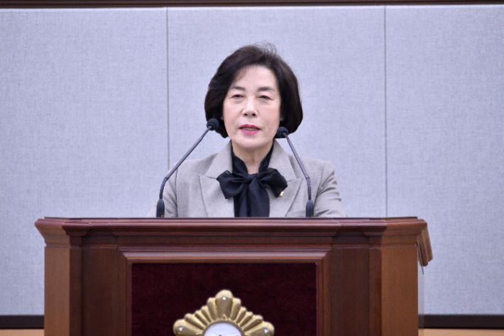 여수시의회 진명숙 의원이 발언하고 있다. 여수시의회 제공