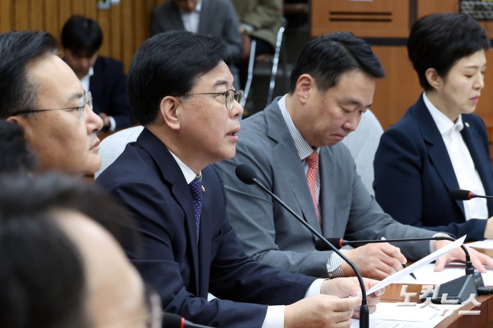 원내대책회의 주재하는 송언석