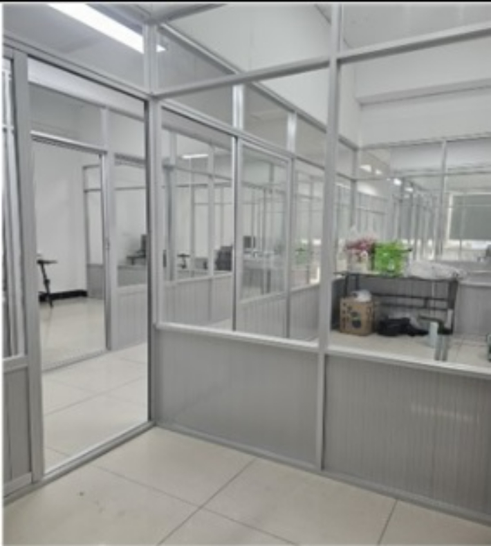 검거된 보이스피싱 콜센터 조직원들이 사용한 사무실. 대구경찰청 제공 