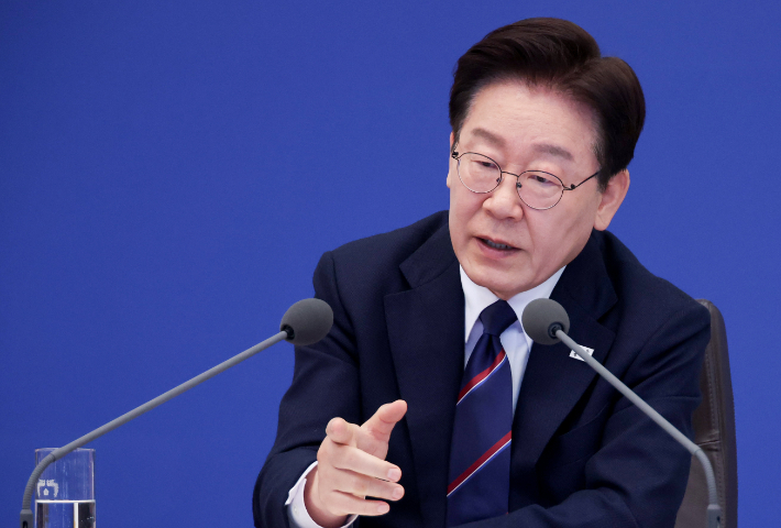 이재명 대통령이 31일 청와대에서 열린 국무회의에서 발언하고 있다. 연합뉴스