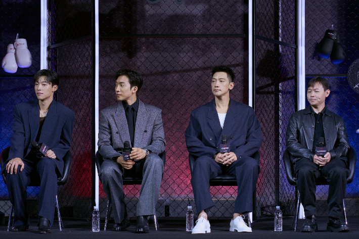 좌측부터 우도환, 이상이, 정지훈, 김주환 감독. 넷플릭스 제공