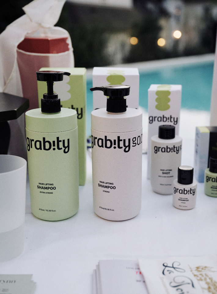 그래비티(grabity) 헤어리프팅 샴푸 제품. 롯데홈쇼핑 제공