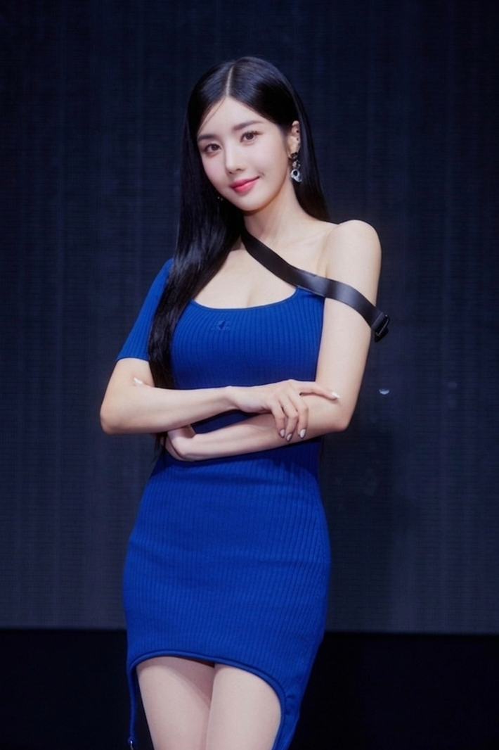 가수 권은비. 더블앤 제공