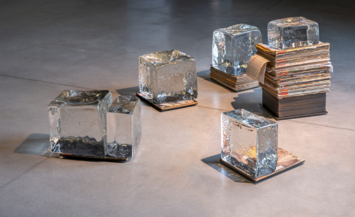 전시 중인 로나 심슨의 작품. 보테가 베네타 제공