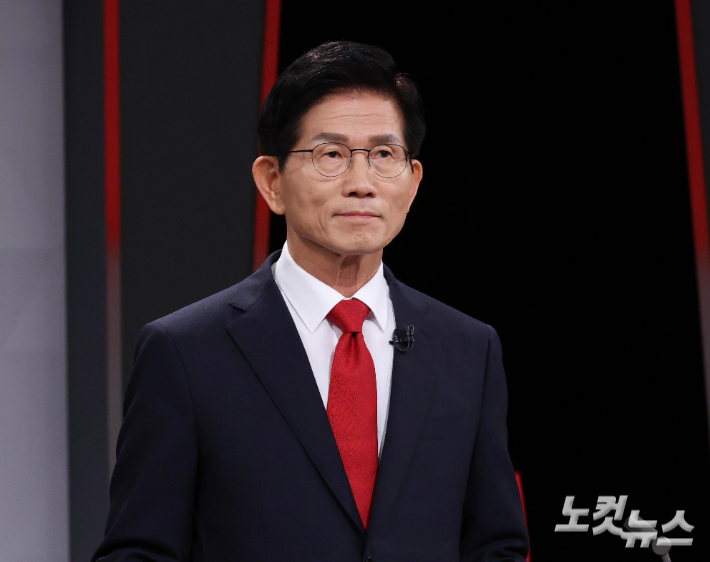 김문수 전 고용노동부 장관. 황진환 기자