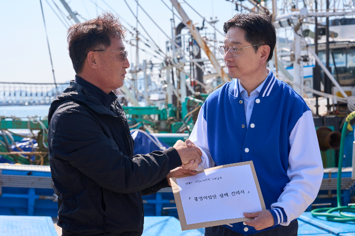 김경수 경남지사 후보 통영 어업 현장 점검. 더불어민주당 경남도당 제공