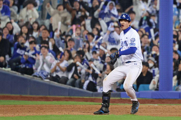 결승타를 때려낸 구자욱. 삼성 