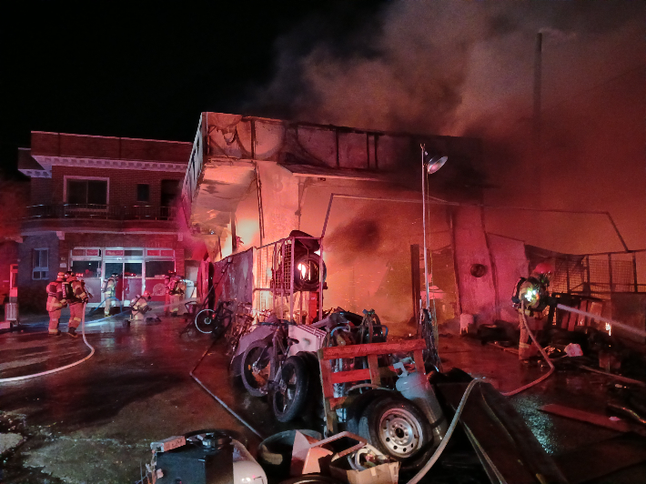 포항시 북구 신광면 카센터 화재. 경북소방본부 제공