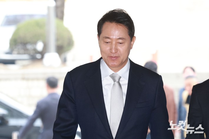 오세훈 서울시장이 3일 오전 서울 서초구 서울중앙지법에서 열린 