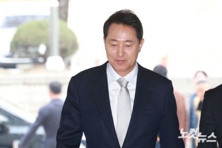 오세훈 서울시장이 3일 오전 서울 서초구 서울중앙지법에서 열린 