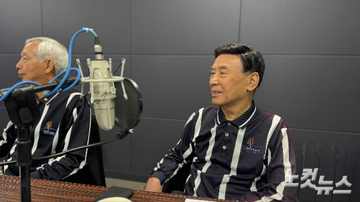 이인기 형제는 "15년 전부터 우리집 설거지는 제가 하고 있다"며 "아버지, 남편으로서 부족한 부분에 대해 화를 내거나 짜증이 아닌 이해하는 쪽으로 바뀌었다"고 말했다. 최진성 아나운서