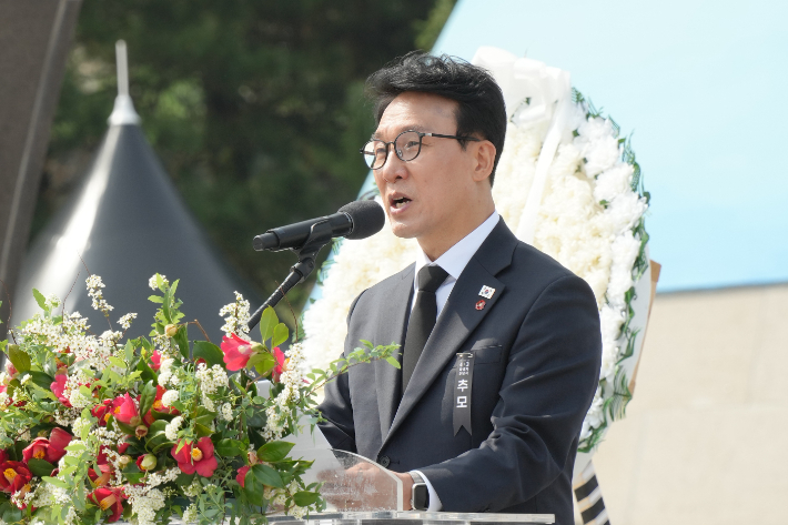 김민석 국무총리가 추념사를 낭독하고 있다. 제주도 제공