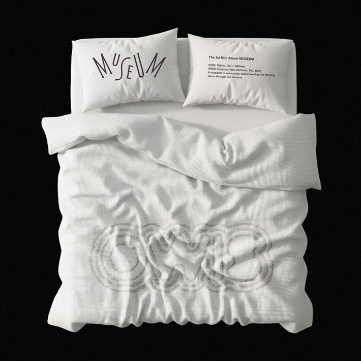 미니 1집 '뮤지엄'에는 동명의 타이틀곡, 타이틀곡 영어 버전을 비롯해 '에어플레인:143' '쥬시' '미싱 피스' '론리 럴러바이' '온리 웬 아이 슬립' '포네버'까지 총 7곡이 수록됐다. 사진은 '뮤지엄' 앨범 표지. 올마이애닉도츠 제공