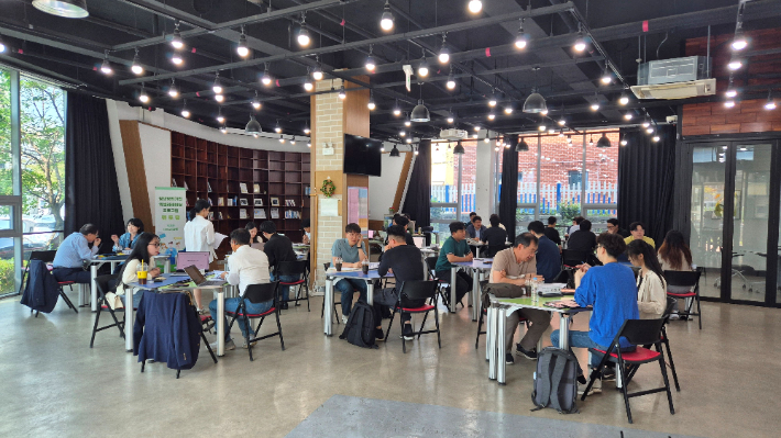 청년창업기업 엑셀러레이팅 프로그램 멘토링. 광주광역시 제공