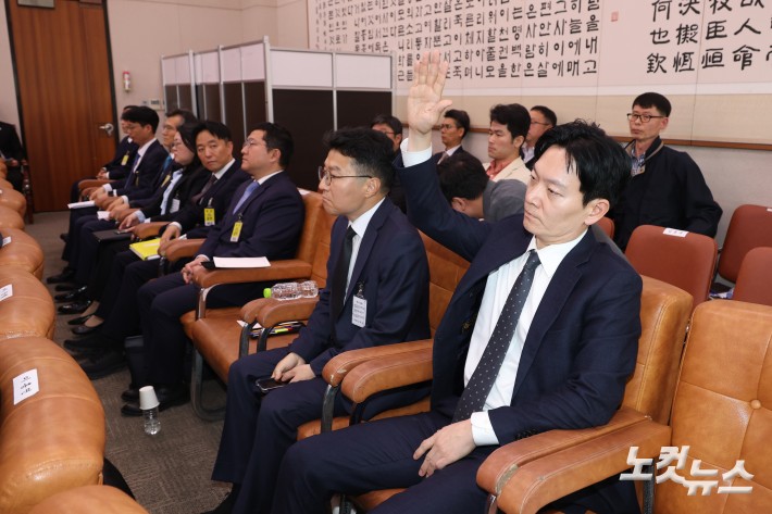 발언권 요청하는 박상용 검사