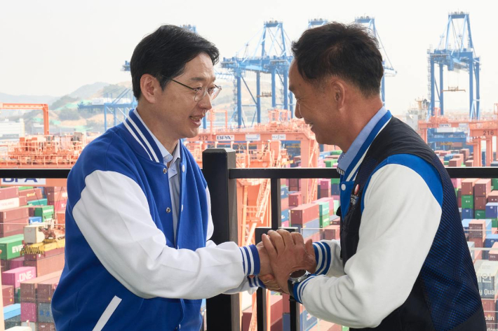 김경수 경남지사 후보 운송업 종사자 간담회. 더불어민주당 경남도당 제공 