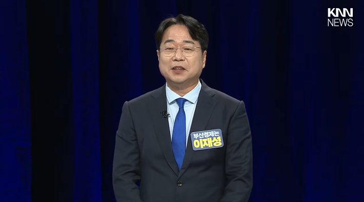 3일 열린 더불어민주당 부산시장 경선 후보 토론회에서 이재성 전 부산시당위원장이 발언하고 있다. 유튜브 '델리민주' 캡처