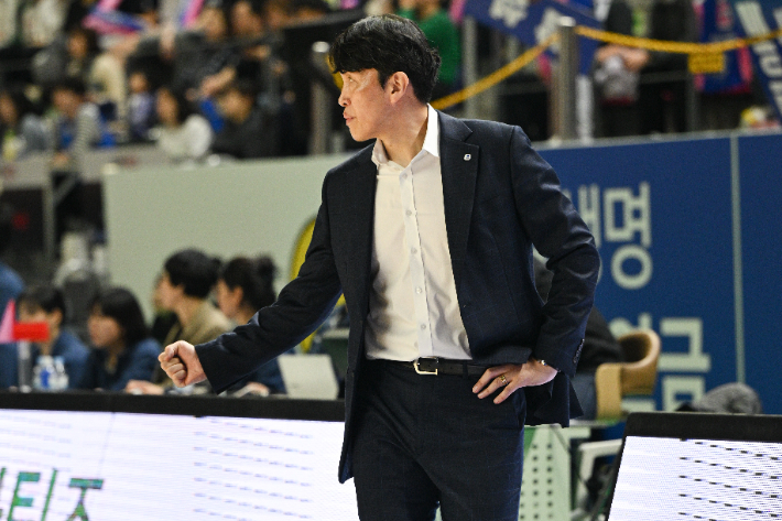 우리은행 위성우 감독. WKBL 제공