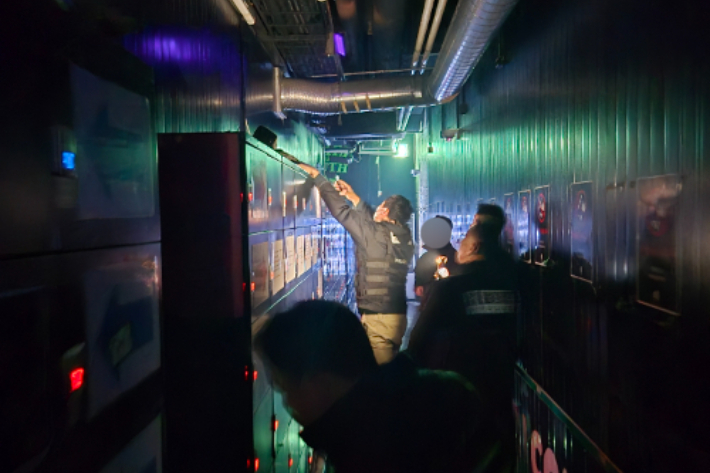 지난 3일 서울경찰청이 상반기 범정부 마약류 합동 특별단속의 일환으로 서울 강남·서초·용산구 일대 유흥가 등 마약류 취약지역에서 합동단속을 실시했다. 서울경찰청 제공