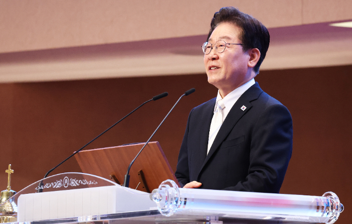 李대통령, 부활절 예배 "중동위기 극복에 온 힘, 모든 수단 대응"