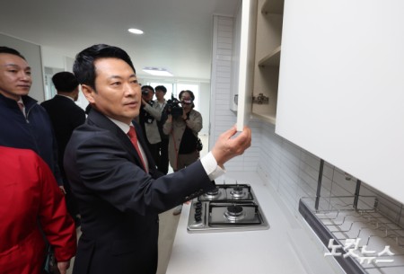 천원주택 살펴보는 장동혁 대표