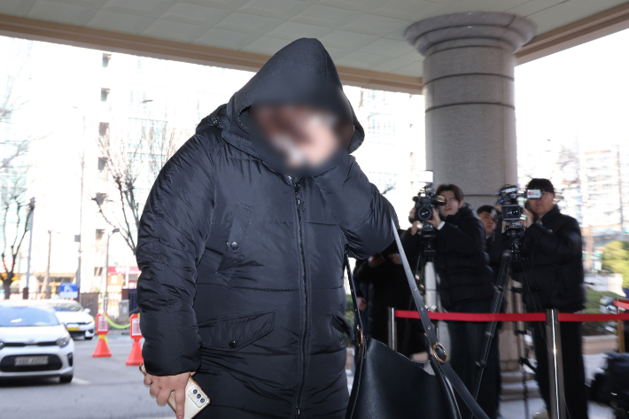 포르쉐 운전자에게 약물을 건넨 혐의를 받는 전직 간호조무사 A씨. 연합뉴스