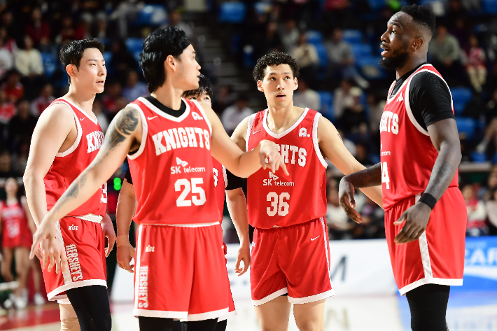 2위 경쟁에서 밀려난 SK. KBL 제공
