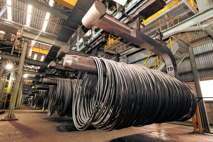포항제철소 세계 최초 직경 23mm급 대형 현가용 스프링강 양산. 포스코 포항제철소 제공