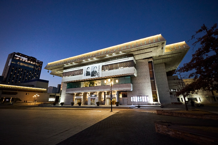 경기아트센터 대극장 전경. 경기아트센터 제공
