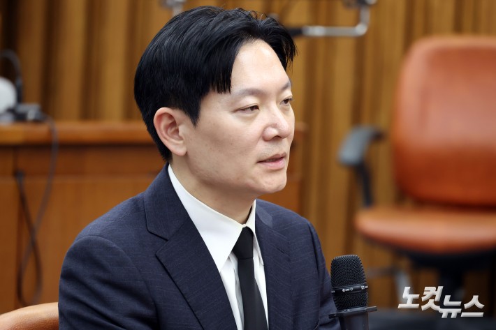 발언하는 박상용 검사