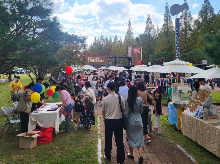 창원 가로수길 스펀지파크. 경남도청 제공 