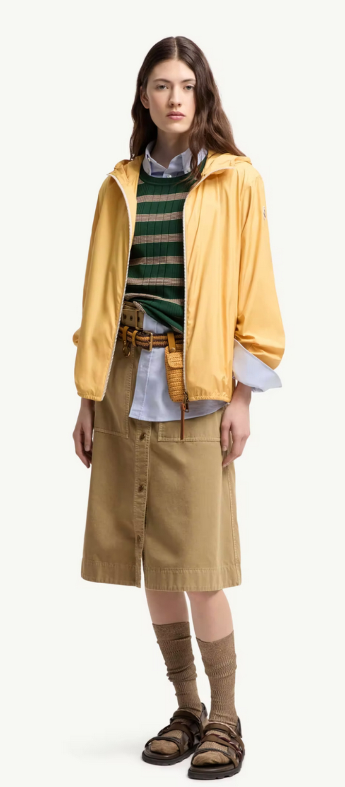 Fegeos(페게오스) 재킷은 간결하면서도 실용적인 디자인으로, 봄철 데일리 레이어링에 최적화된 아이템이다. 몽클레르 제공