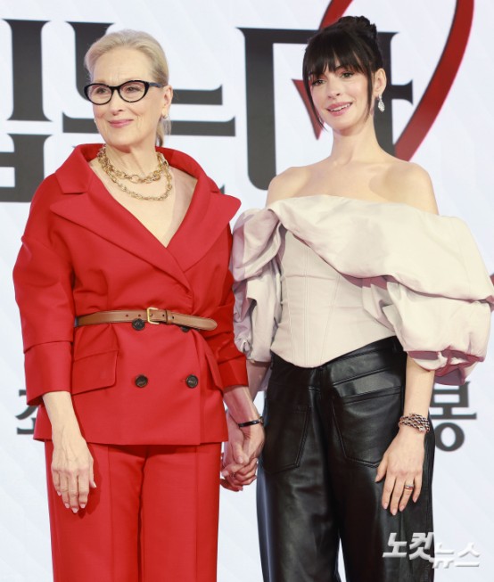 메릴 스트립과 앤 해서웨이가 8일 오전 서울 종로구 포시즌스호텔에서 열린 