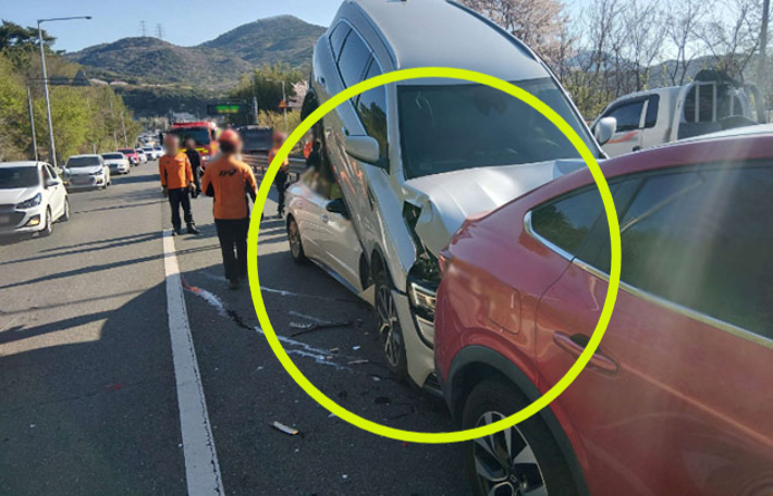 8일 부산 기장군 홍류교 인근 4중 추돌사고 현장. 부산경찰청 제공