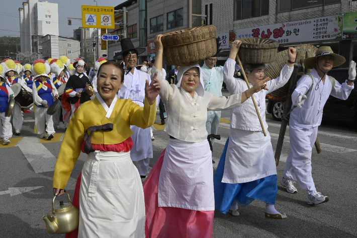 전북 순창군은 오는 17일 순창읍 중앙도로 일원에서 '제64회 순창군민의 날' 행사를 개최한다고 밝혔다. 순창군 제공