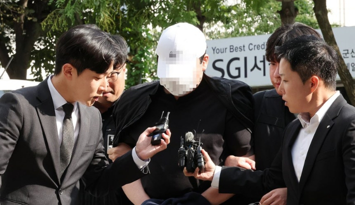 여자친구를 살해 후 1년 가까이 김치냉장고에 시신을 숨긴 A씨. 연합뉴스