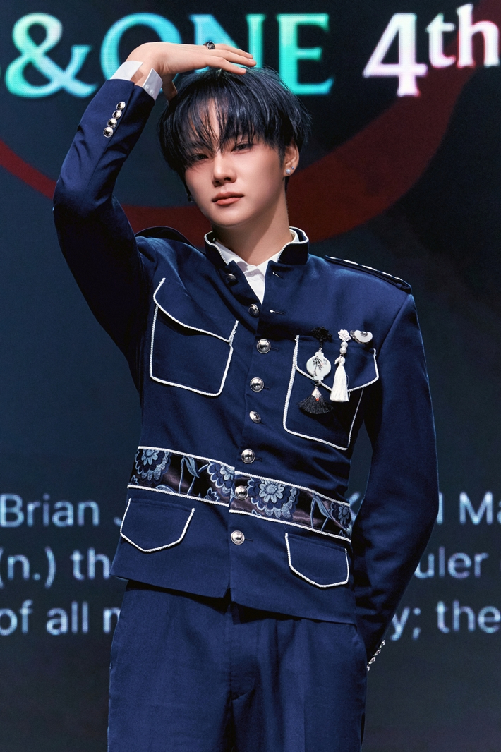 앰퍼샌드원 윤시윤. FNC엔터테인먼트 제공